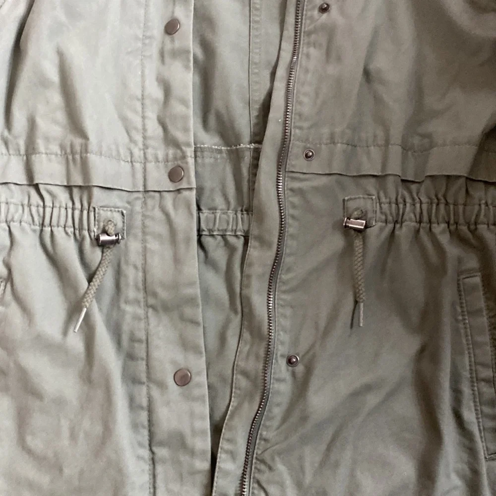 Old navy spring hoodie jacket - Picture 3 of 3